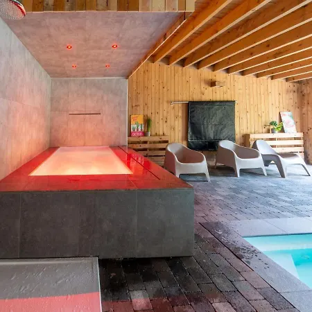 Casa de Férias Mansion With Swimming Pool And Sauna Büllingen