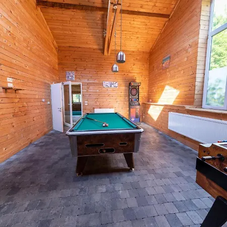 Mansion With Swimming Pool And Sauna Casa de Férias Büllingen